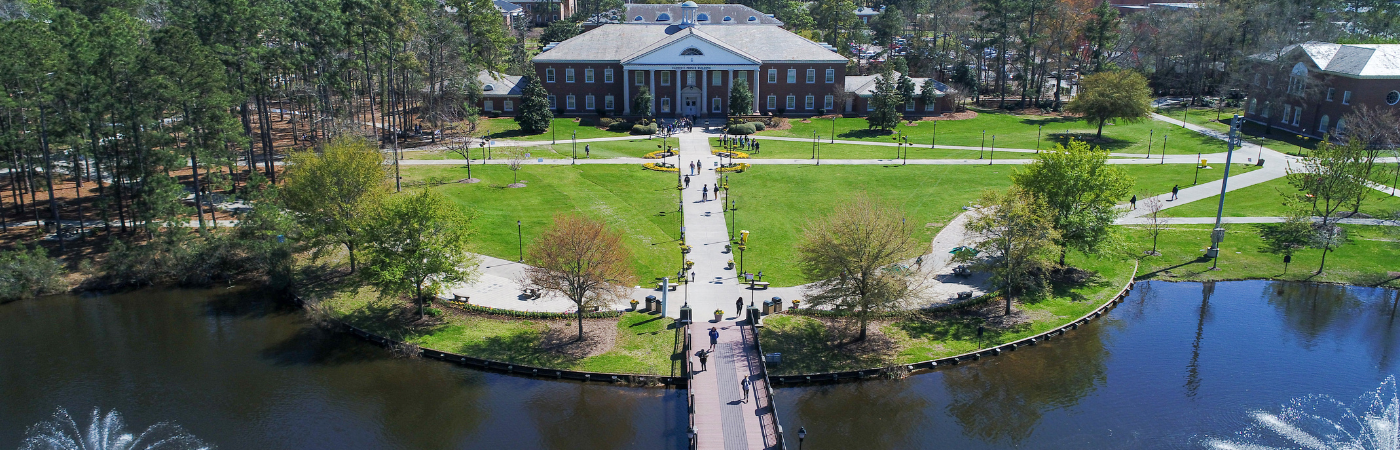 Students on Prince Lawn at Coastal Carolina University
